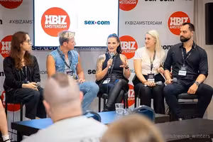 adreenacuckoldress's pic #of_1336830105_1