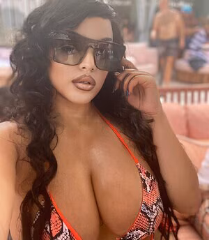 Vanessa Ann Wrigley's pic #4775587