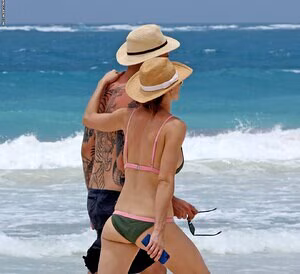 Whitney Cummings's pic #4913210